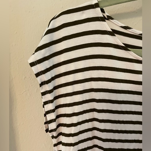 Women’s white & green stripe top - Picture 4 of 5